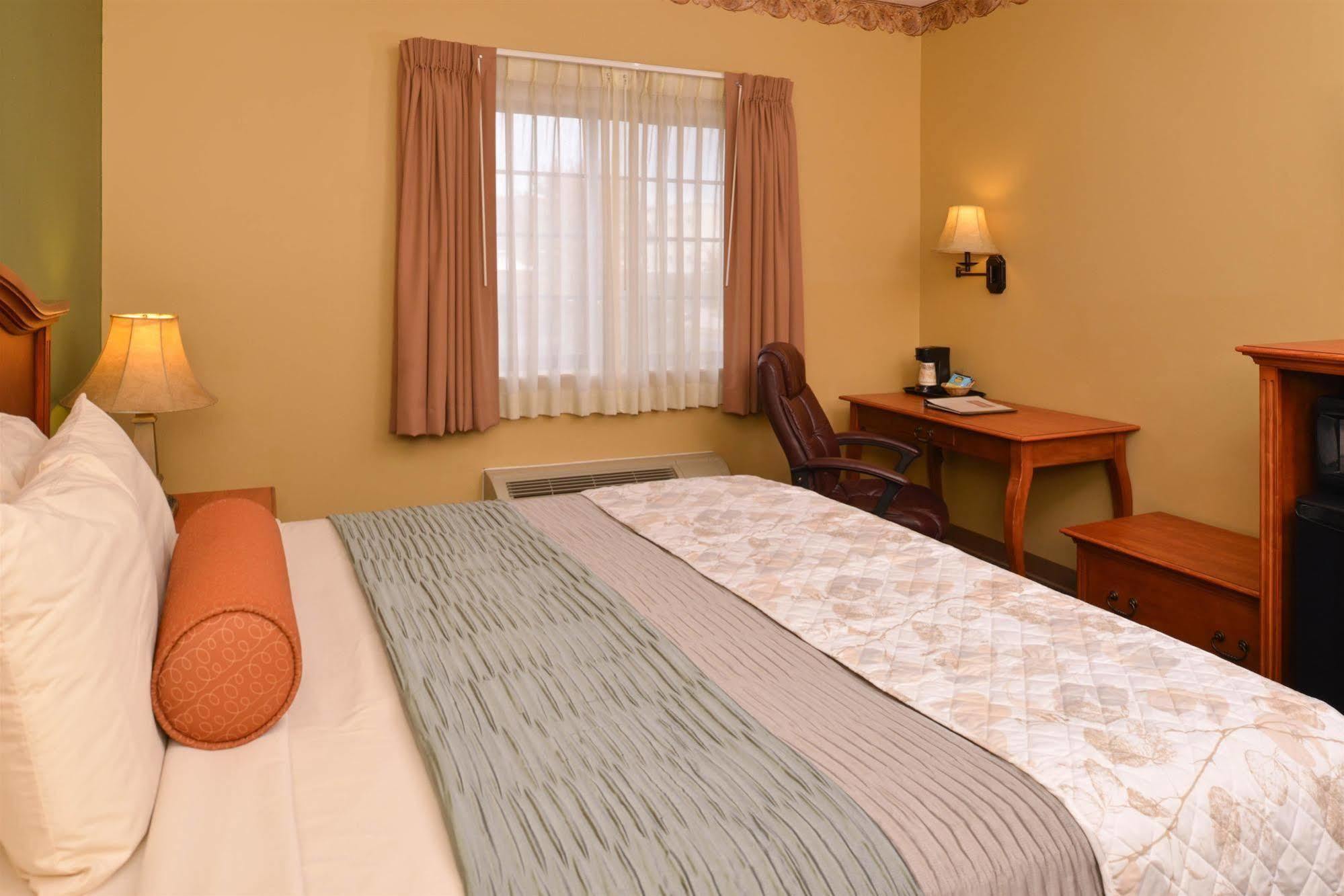 Country Hearth Inn & Suites Edwardsville Eksteriør bilde