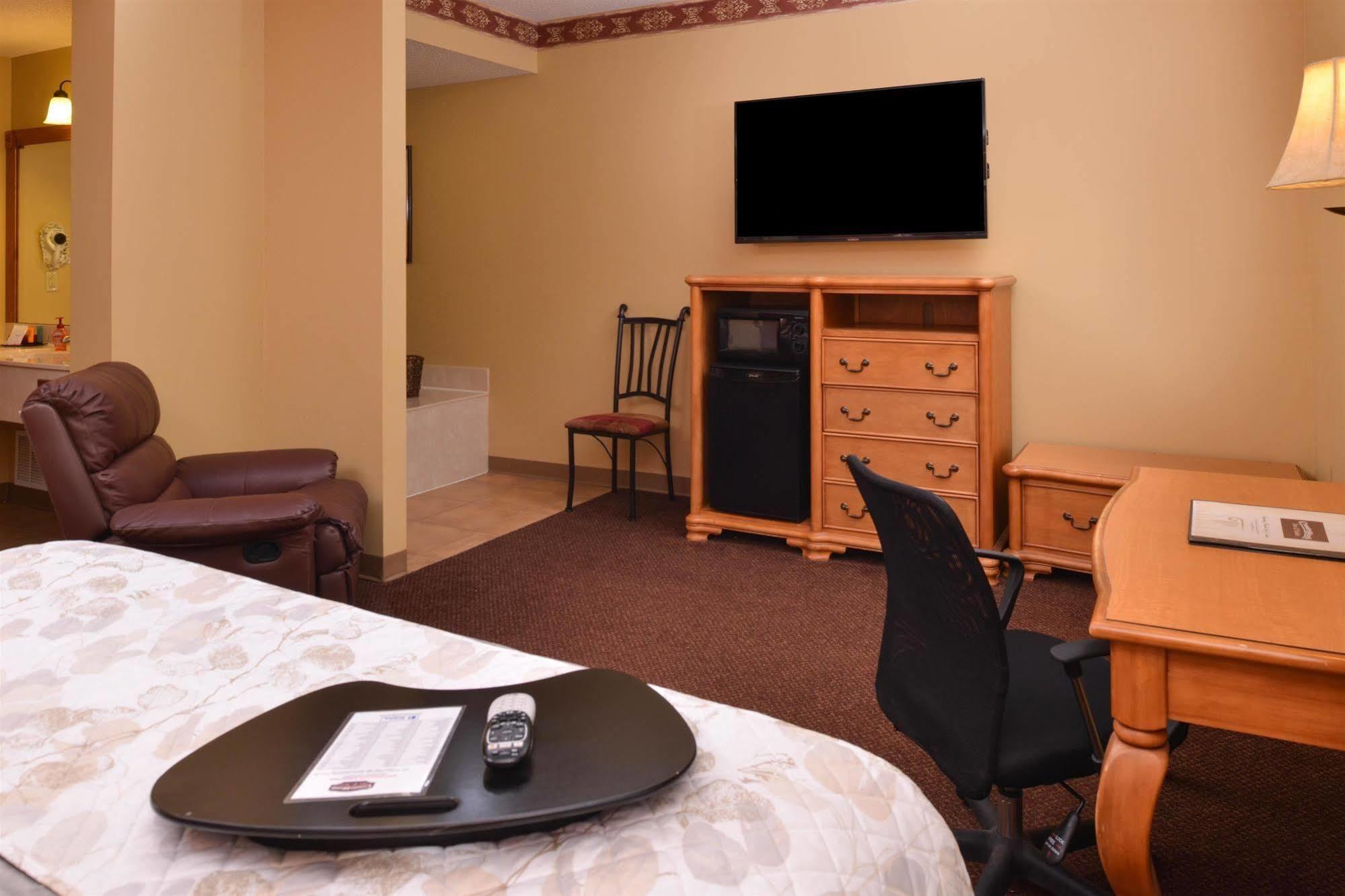 Country Hearth Inn & Suites Edwardsville Eksteriør bilde