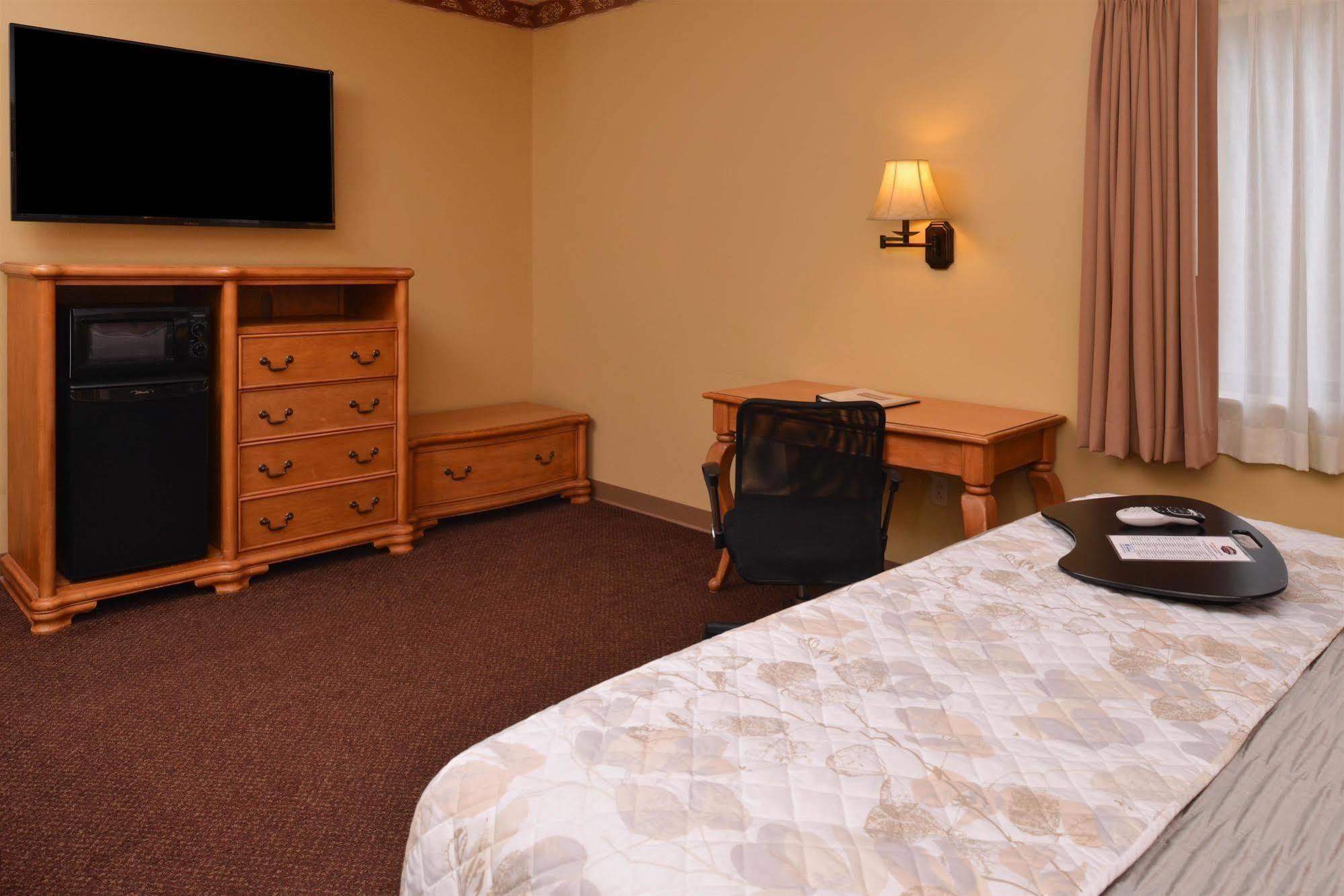 Country Hearth Inn & Suites Edwardsville Eksteriør bilde