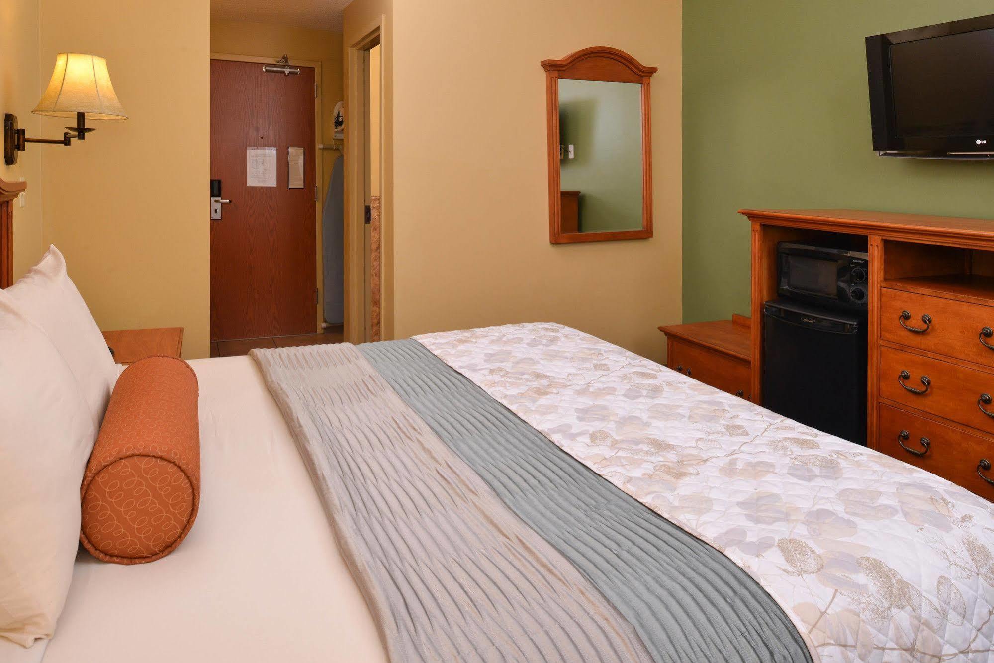 Country Hearth Inn & Suites Edwardsville Eksteriør bilde