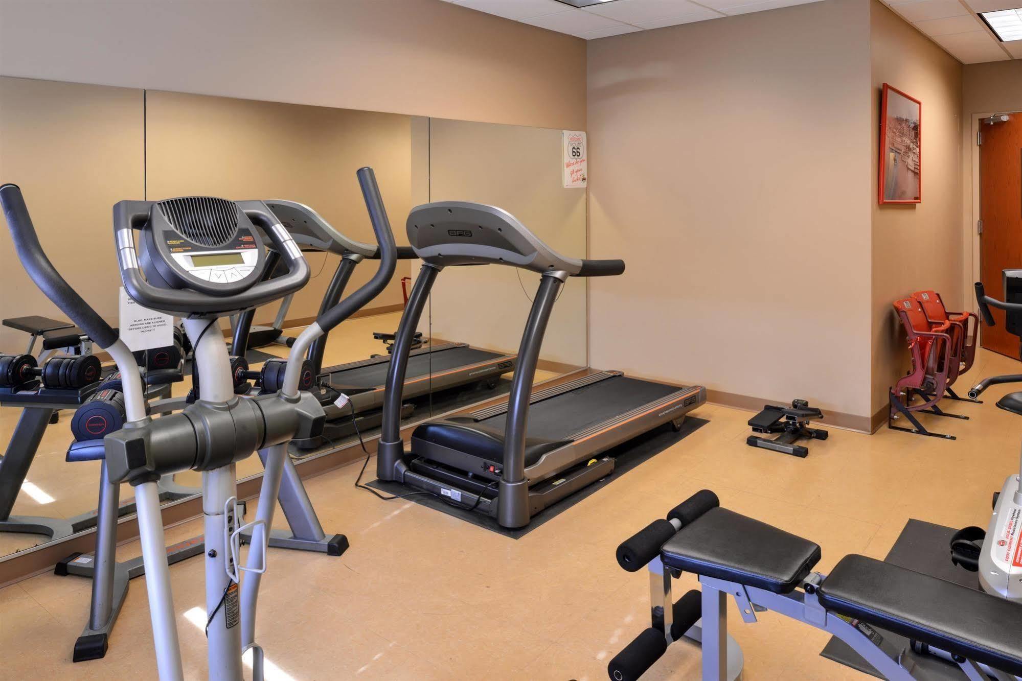 Country Hearth Inn & Suites Edwardsville Eksteriør bilde